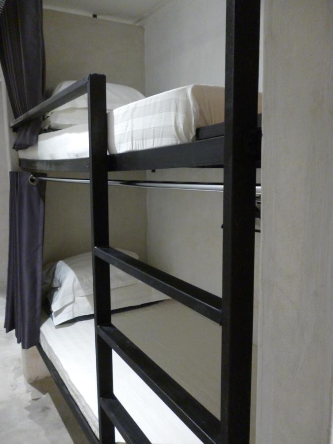 Ola Hostel Малакка Экстерьер фото