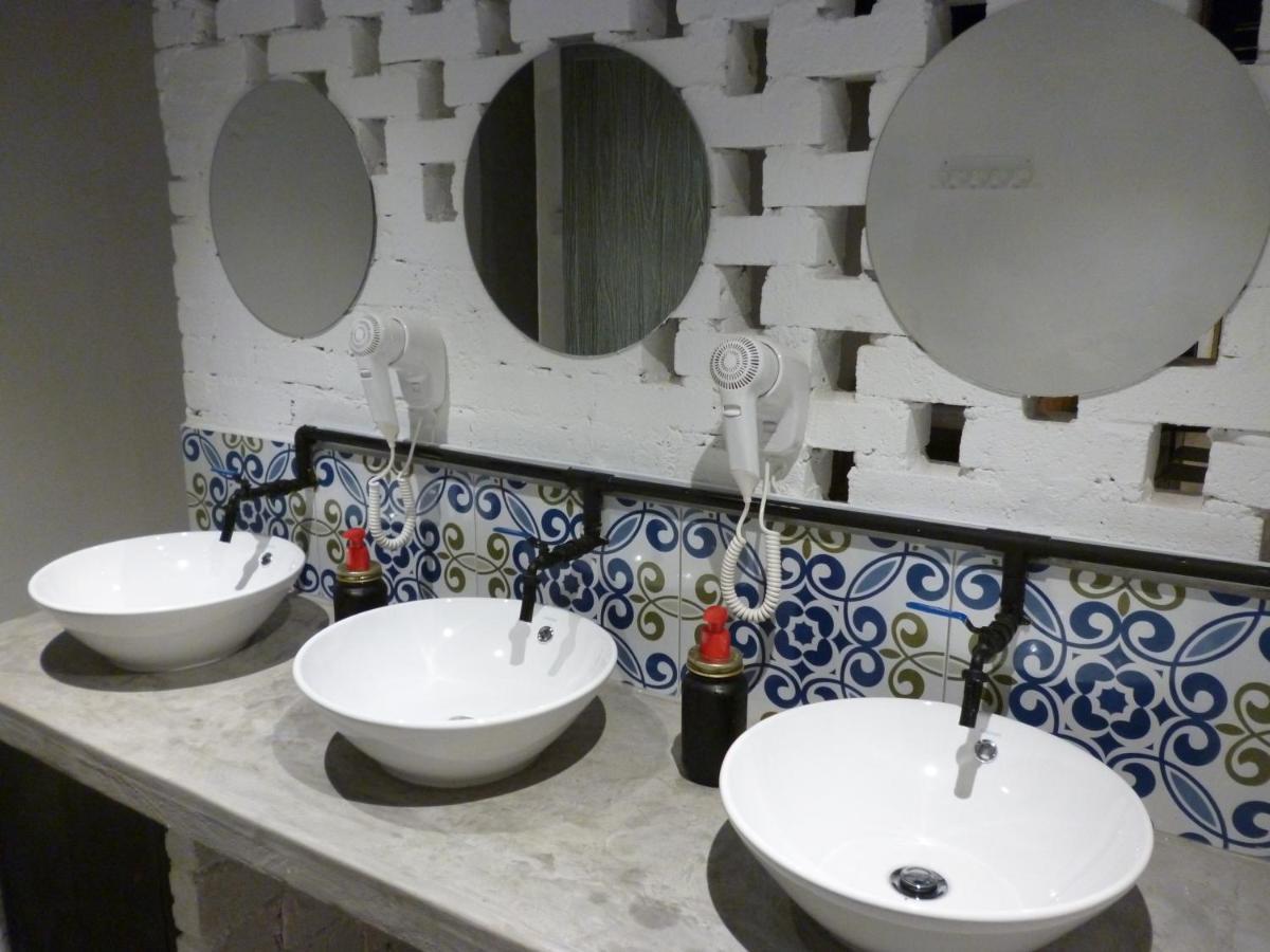 Ola Hostel Малакка Экстерьер фото